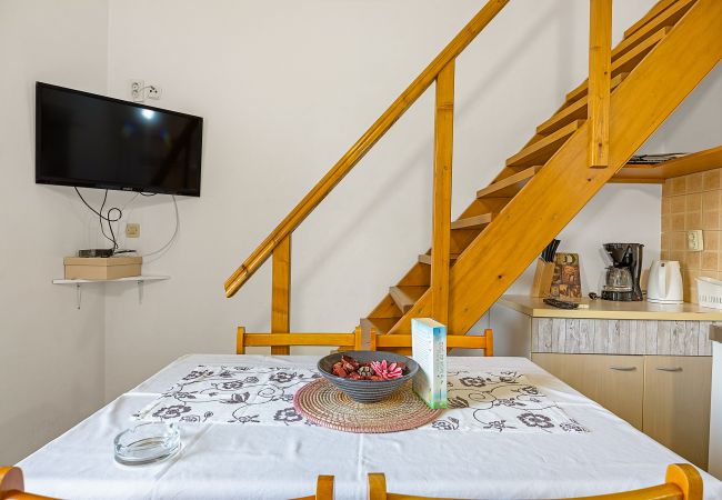 Studio in Medulin - 250 m from the Beach - Studio Mijic 1 with Balcony  Studio in Medulin - 250 m from the Beach - Studio Mijic 1 with Balcony