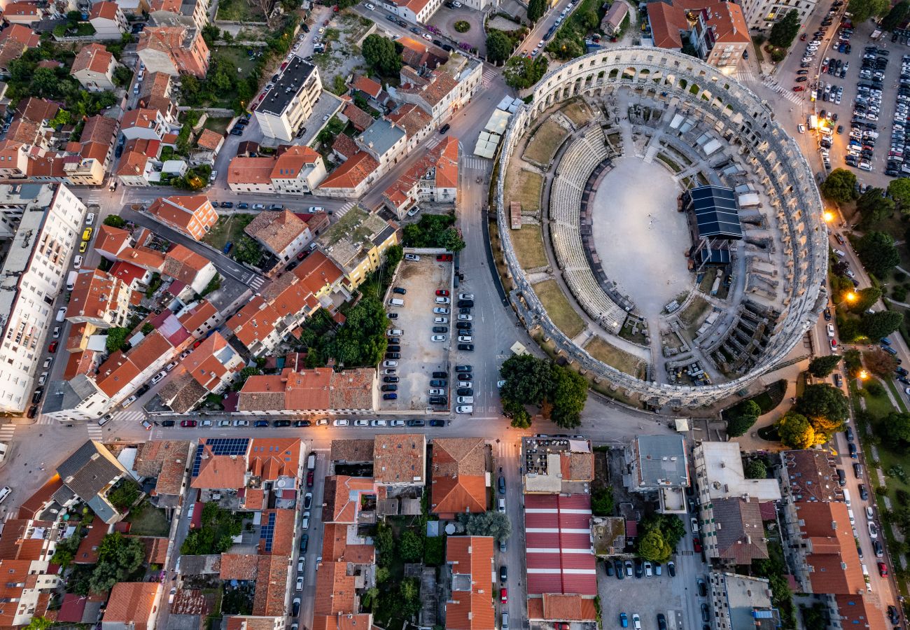 Studio in Pula - Pula City Center Getaway - Studio Capitolina  