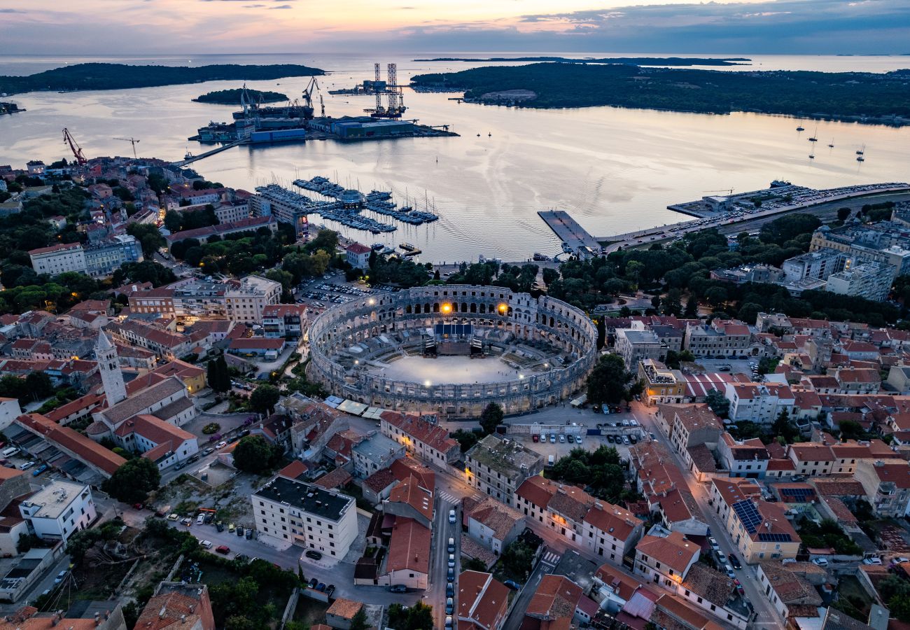 Studio in Pula - Pula City Center Getaway - Studio Capitolina  