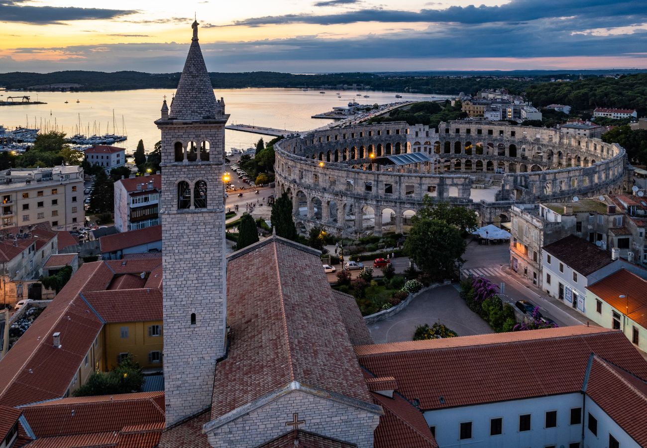 Studio in Pula - Pula City Center Getaway - Studio Capitolina  