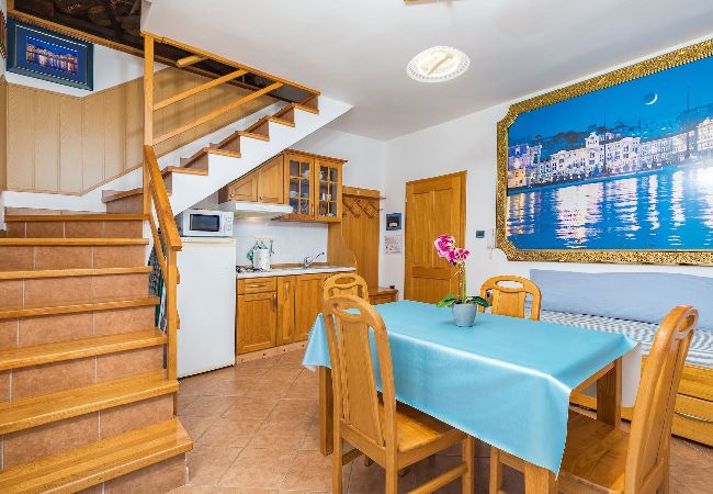 Apartment in Cres - Happy Island Life - Lungomare Trieste Apartment in Cres - Happy Island Life - Lungomare Trieste