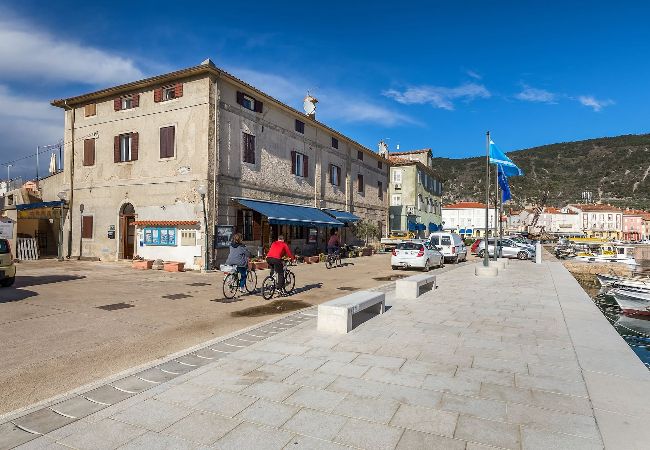 Apartment in Cres - Happy Island Life - Lungomare Trieste Apartment in Cres - Happy Island Life - Lungomare Trieste