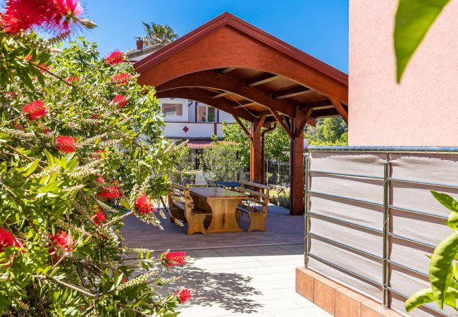 Apartment in Kampor - Seafront Apt for Family Vacation - Neda Ruzmarin Apartment in Kampor - Seafront Apt for Family Vacation - Neda Ruzmarin