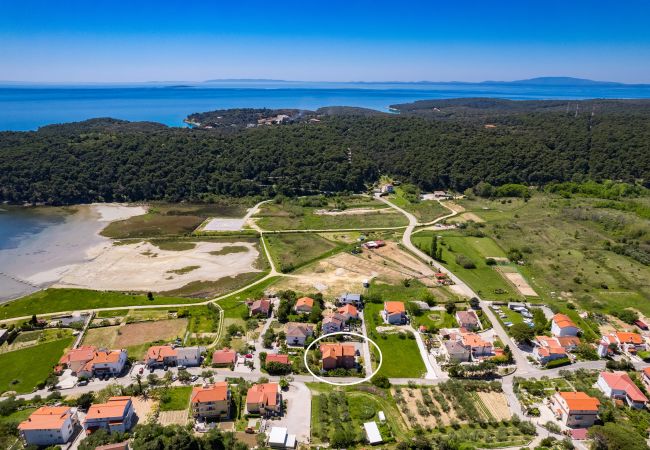 Apartment in Kampor - Seafront Apt for Family Vacation - Neda Ruzmarin Apartment in Kampor - Seafront Apt for Family Vacation - Neda Ruzmarin