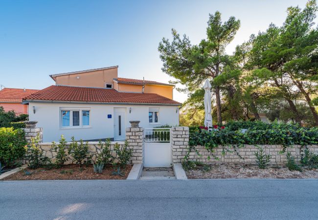 Apartment in Šibenik-Brodarica - Apartment ART 2.0 - one bedroom apartment with a terrace Apartment in Šibenik-Brodarica - Apartment ART 2.0 - one bedroom apartment with a terrace