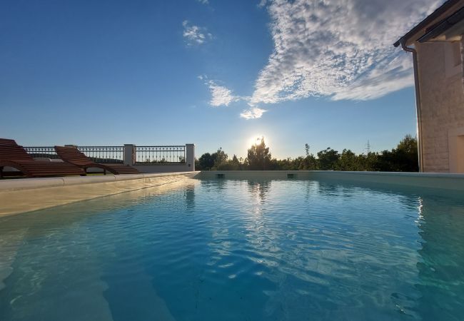 Villa in Dubrava kod Šibenika - Whitestone Villa Dubrava - three bedroom house with a swimming pool Villa in Dubrava kod Šibenika - Whitestone Villa Dubrava - three bedroom house with a swimming pool