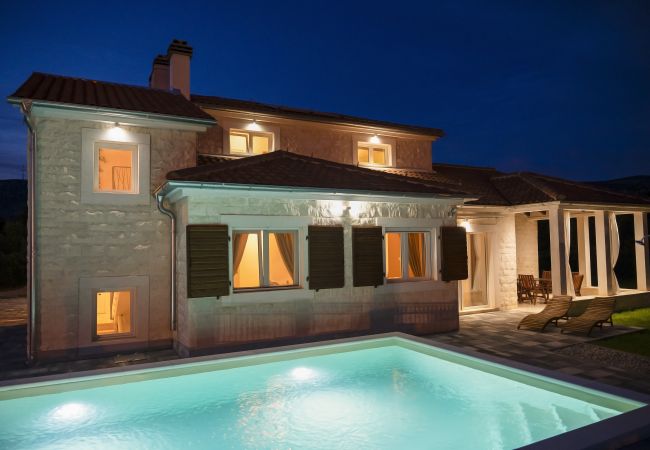 Villa in Dubrava kod Šibenika - Whitestone Villa Dubrava - three bedroom house with a swimming pool Villa in Dubrava kod Šibenika - Whitestone Villa Dubrava - three bedroom house with a swimming pool