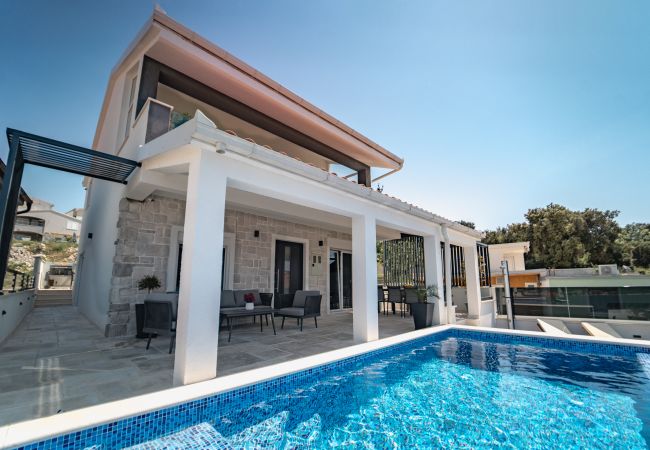 Villa in Ražanj - Villa Miracle - three bedroom house with a swimming pool Villa in Ražanj - Villa Miracle - three bedroom house with a swimming pool