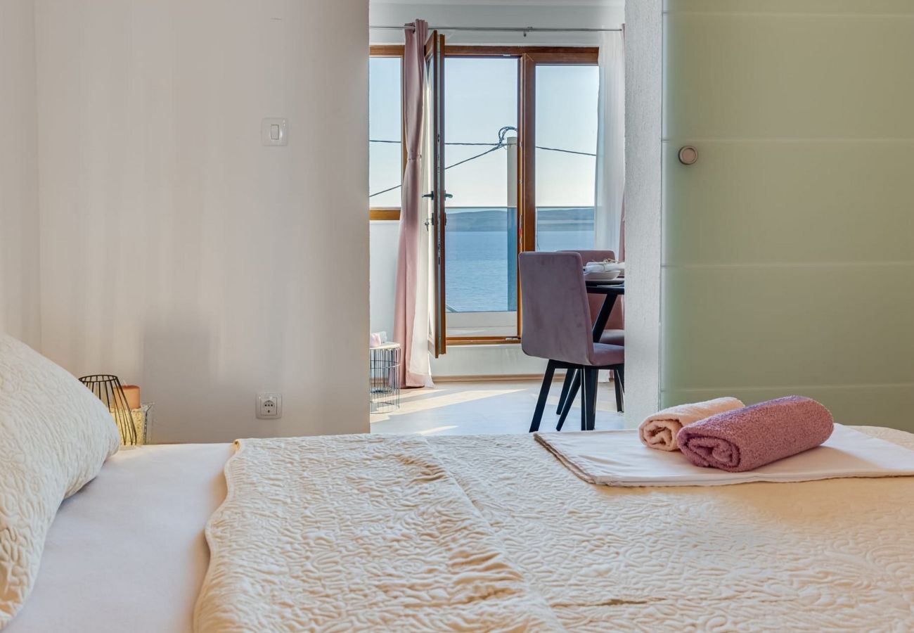 Apartment in Karlobag - Apartments Rina - one bedroom apartment with a sea view A2