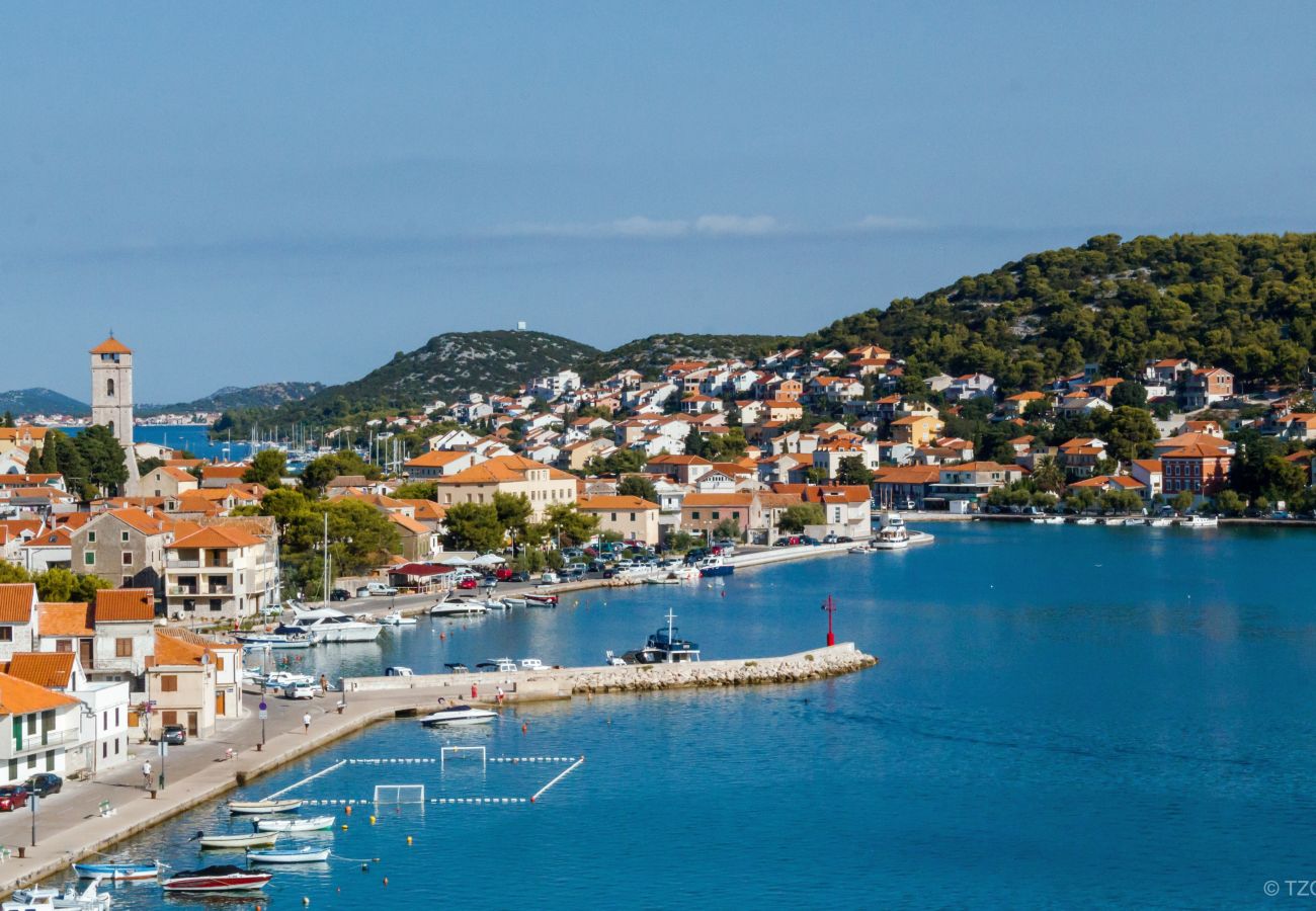 Apartment in Tisno - Apartments Kaina Tisno -  sea view (yellow)