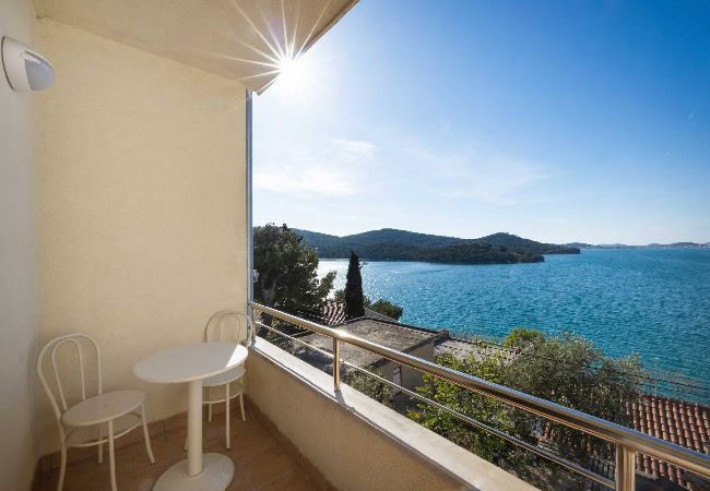 Apartment in Tisno - Apartments Kaina - one bedroom apartment with a sea view (blue) Apartment in Tisno - Apartments Kaina - one bedroom apartment with a sea view (blue)