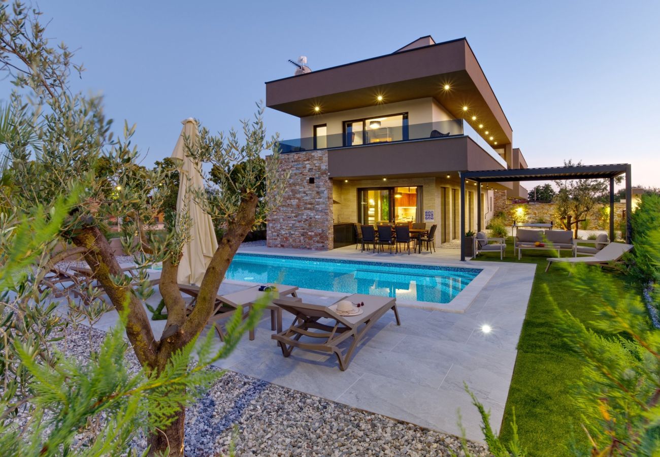 Villa in Marcana - Villa Bavigo - Luxury Spa Oasis