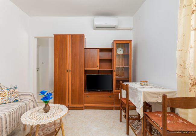 Apartment in Pula - Cozy Apartment Desiree - Couple Getaway Apartment in Pula - Cozy Apartment Desiree - Couple Getaway