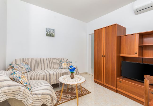 Apartment in Pula - Cozy Apartment Desiree - Couple Getaway Apartment in Pula - Cozy Apartment Desiree - Couple Getaway