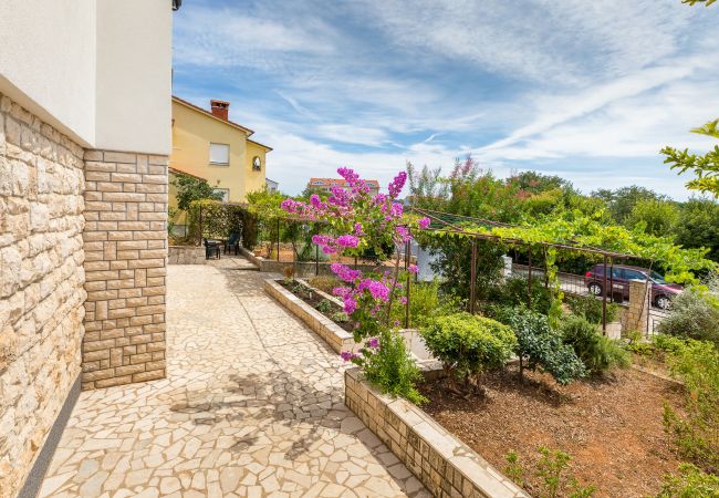 Apartment in Pula - Cozy Apartment Desiree - Couple Getaway Apartment in Pula - Cozy Apartment Desiree - Couple Getaway