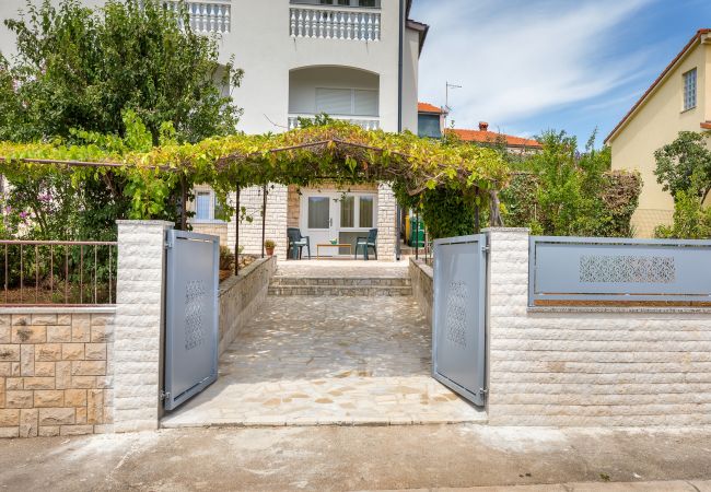 Apartment in Pula - Cozy Apartment Desiree - Couple Getaway Apartment in Pula - Cozy Apartment Desiree - Couple Getaway