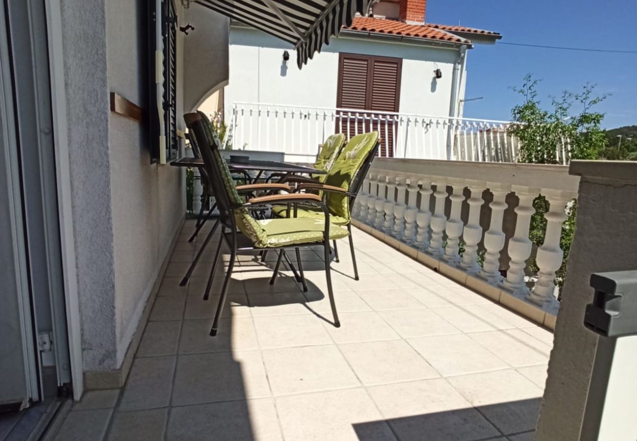 Apartment in Tribunj - Cozy Apartment Aurora Tribunj