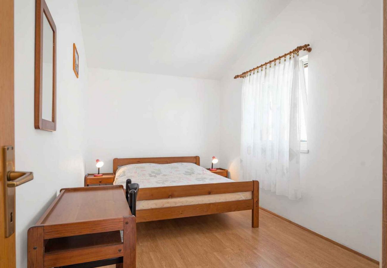 Apartment in Šibenik-Brodarica - Apartments Maretic Brodarica A1