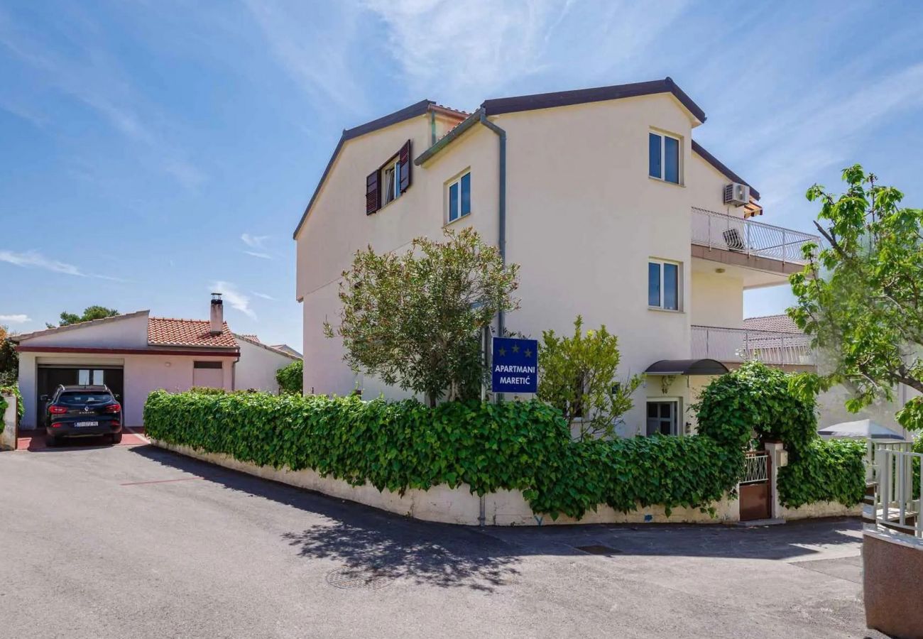 Apartment in Šibenik-Brodarica - Apartments Maretic Brodarica A1