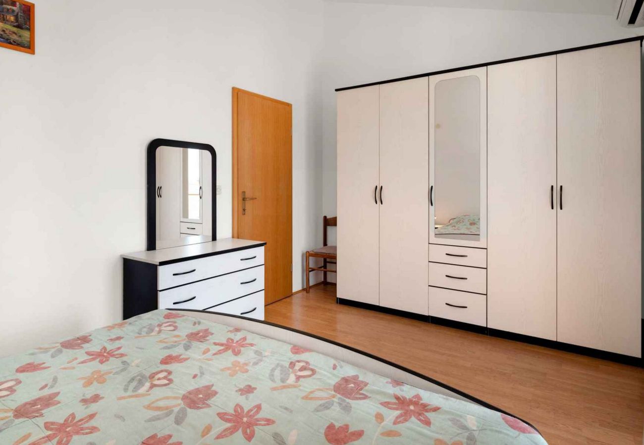 Apartment in Šibenik-Brodarica - Apartments Maretic Brodarica A3