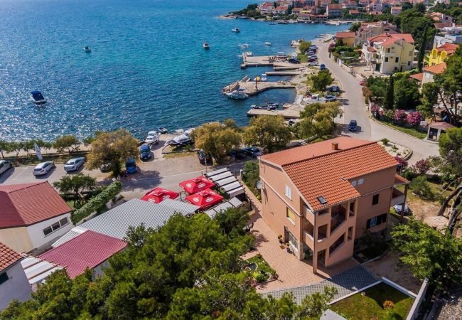 Apartment in Šibenik-Brodarica - Apartments Savin - one bedroom apartment with a sea view