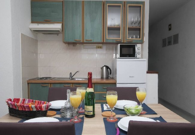 Apartment in Jezera - Apartments Horvat - two bedroom apartment (green) Apartment in Jezera - Apartments Horvat - two bedroom apartment (green)