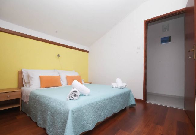 Apartment in Jezera - Apartments Horvat - two bedroom apartment (green) Apartment in Jezera - Apartments Horvat - two bedroom apartment (green)