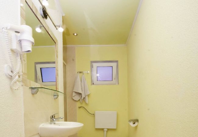 Apartment in Jezera - Apartments Horvat - two bedroom apartment (green) Apartment in Jezera - Apartments Horvat - two bedroom apartment (green)