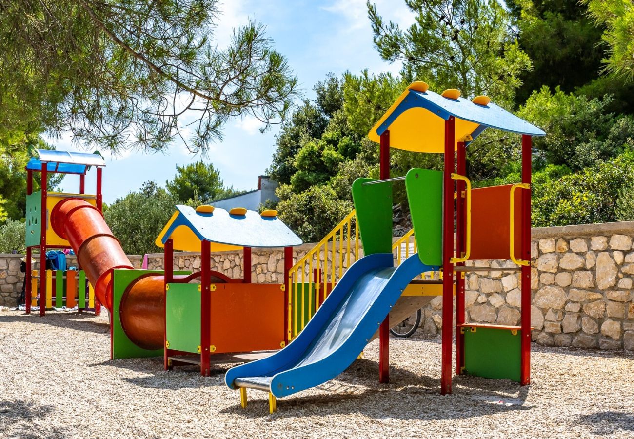 Apartment in Jezera - Apartments Horvat Jezera - Yellow