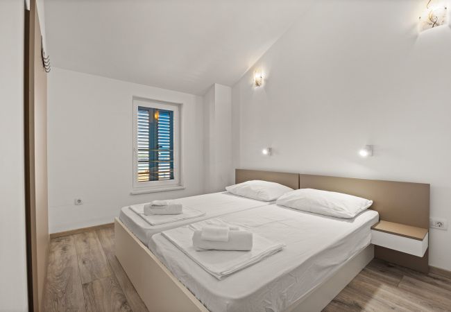 Apartment in Cres - Sea View Relaxation - Apt Paula, Island Cres  Apartment in Cres - Sea View Relaxation - Apt Paula, Island Cres