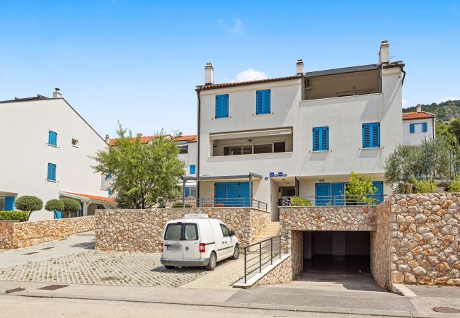 Apartment in Cres - Sea View Relaxation - Apt Paula, Island Cres  Apartment in Cres - Sea View Relaxation - Apt Paula, Island Cres