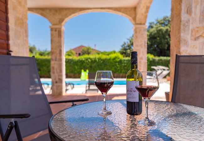 Villa in Ugljan - Villa Muline - four bedroom house with a swimming pool Villa in Ugljan - Villa Muline - four bedroom house with a swimming pool