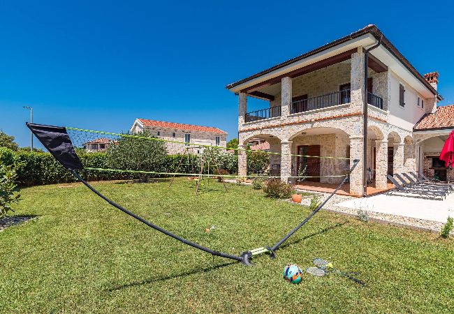 Villa in Ugljan - Villa Muline - four bedroom house with a swimming pool Villa in Ugljan - Villa Muline - four bedroom house with a swimming pool