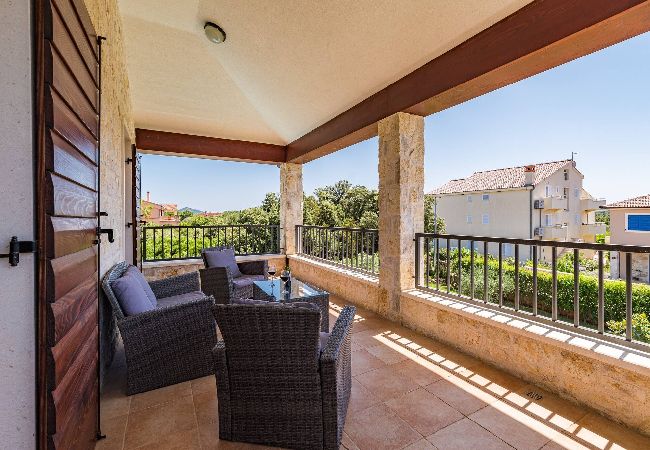Villa in Ugljan - Villa Muline - four bedroom house with a swimming pool Villa in Ugljan - Villa Muline - four bedroom house with a swimming pool