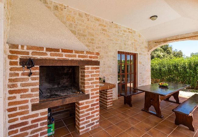 Villa in Ugljan - Villa Muline - four bedroom house with a swimming pool Villa in Ugljan - Villa Muline - four bedroom house with a swimming pool