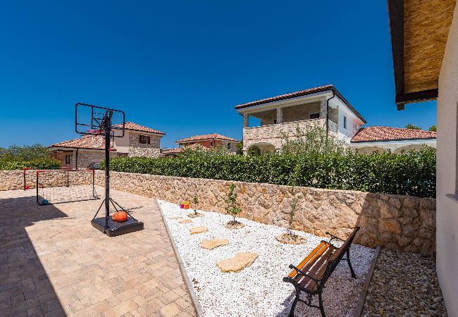 Villa in Ugljan - Villa Muline - four bedroom house with a swimming pool Villa in Ugljan - Villa Muline - four bedroom house with a swimming pool
