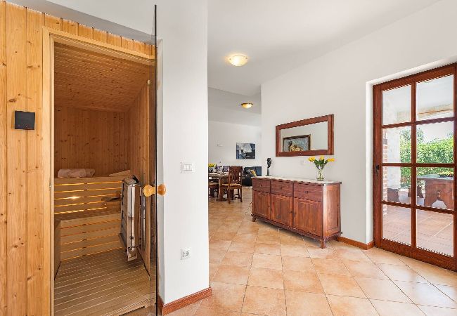Villa in Ugljan - Villa Muline - four bedroom house with a swimming pool Villa in Ugljan - Villa Muline - four bedroom house with a swimming pool