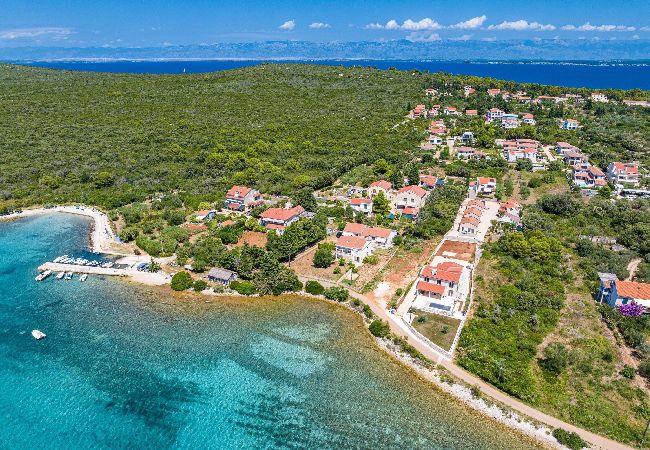 Villa in Ugljan - Villa Muline - four bedroom house with a swimming pool Villa in Ugljan - Villa Muline - four bedroom house with a swimming pool