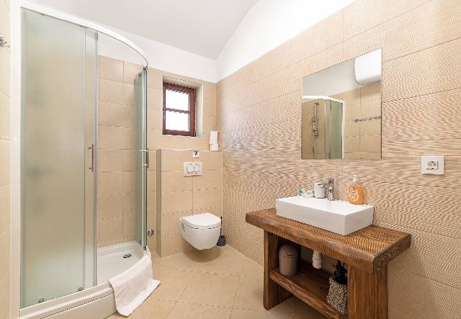House in Ugljan - Holiday Home Muline - four bedroom house with a swimming pool House in Ugljan - Holiday Home Muline - four bedroom house with a swimming pool