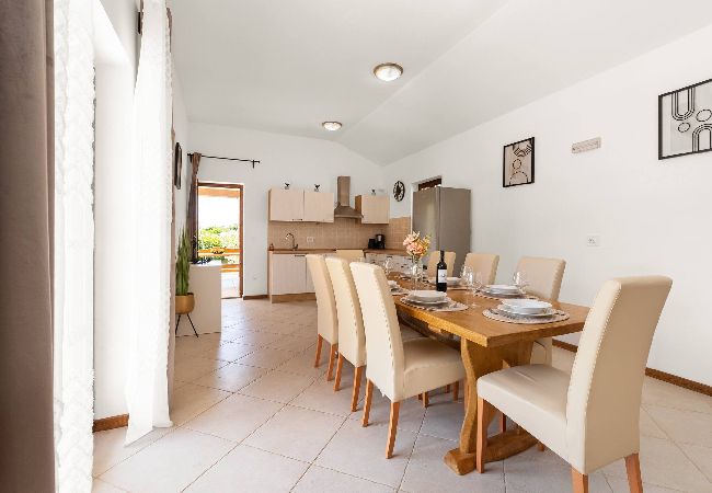 House in Ugljan - Holiday Home Muline - four bedroom house with a swimming pool House in Ugljan - Holiday Home Muline - four bedroom house with a swimming pool