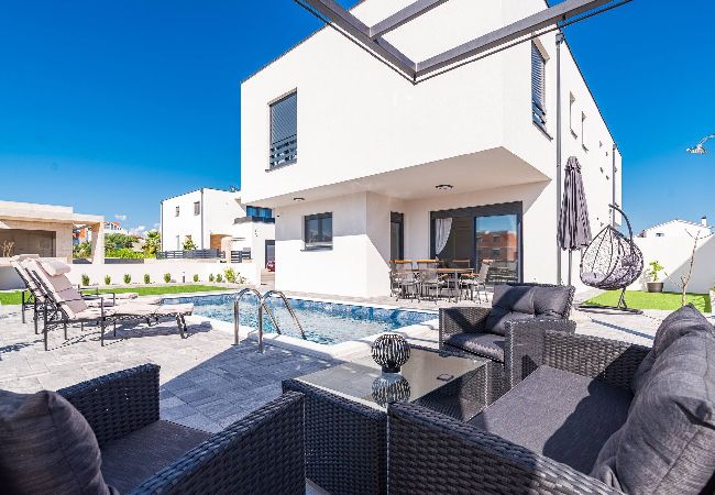 Villa in Vodice - Villa Ilma - three bedroom house with a swimming pool Villa in Vodice - Villa Ilma - three bedroom house with a swimming pool