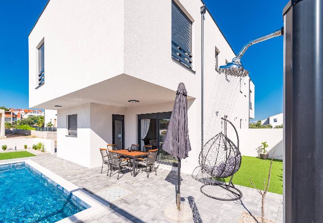 Villa in Vodice - Villa Ilma - three bedroom house with a swimming pool Villa in Vodice - Villa Ilma - three bedroom house with a swimming pool