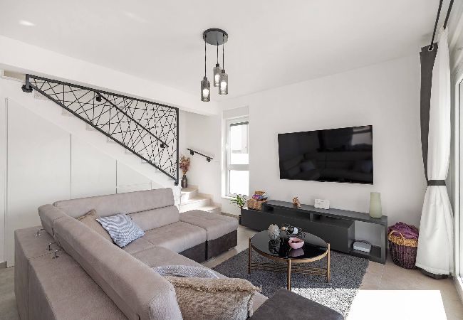 Villa in Vodice - Villa Ilma - three bedroom house with a swimming pool Villa in Vodice - Villa Ilma - three bedroom house with a swimming pool