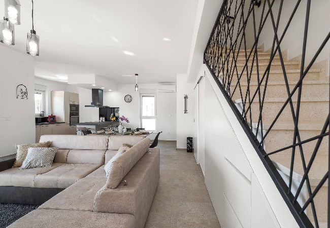 Villa in Vodice - Villa Ilma - three bedroom house with a swimming pool Villa in Vodice - Villa Ilma - three bedroom house with a swimming pool