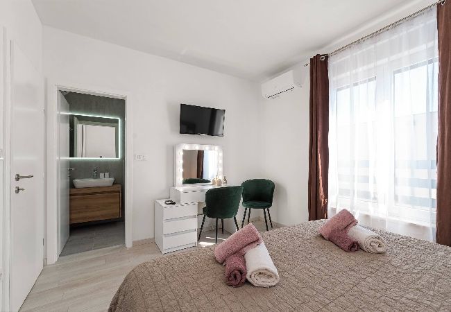 Villa in Vodice - Villa Ilma - three bedroom house with a swimming pool Villa in Vodice - Villa Ilma - three bedroom house with a swimming pool