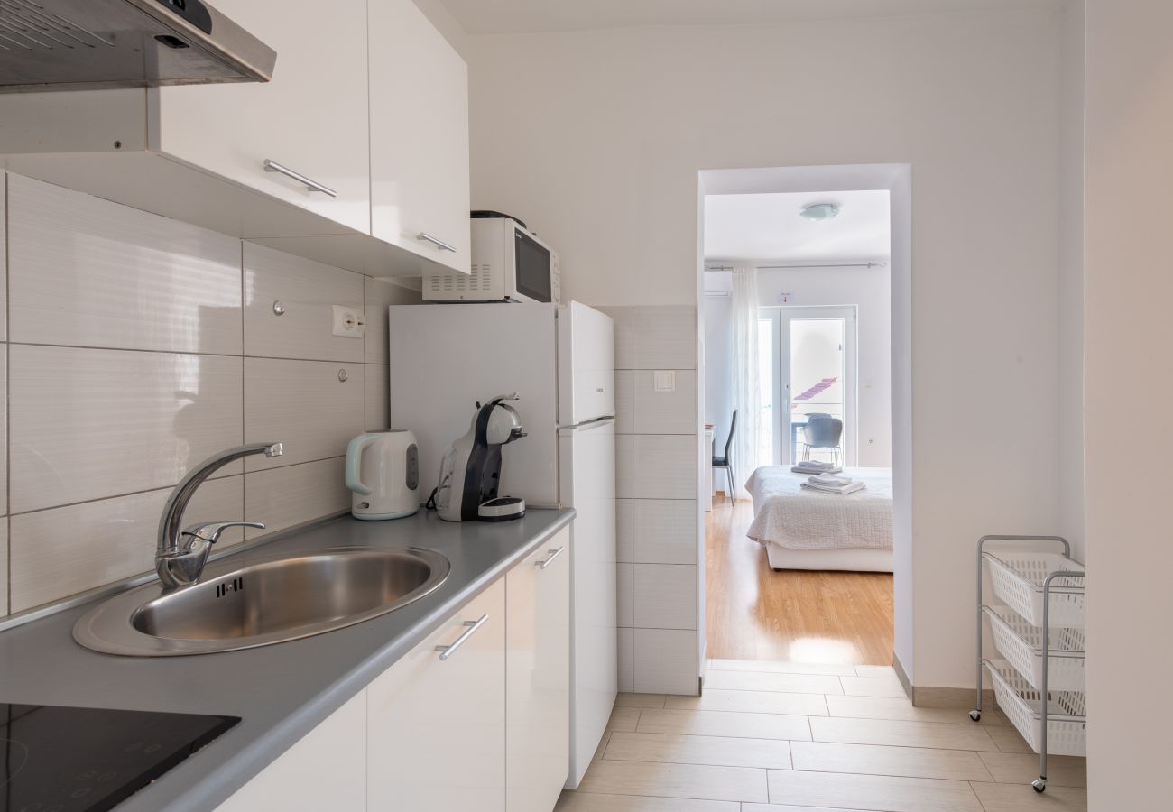 Studio in Grebaštica - Studio Apartment Miro