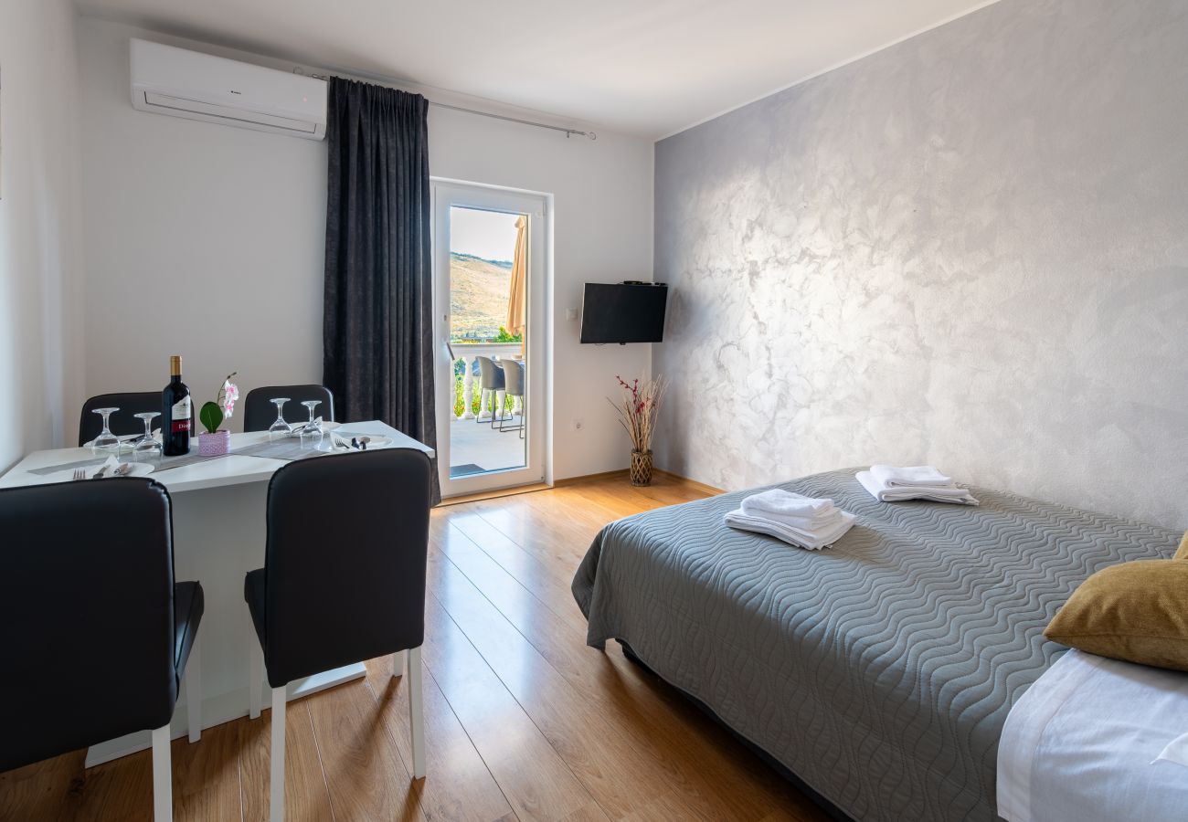 Apartment in Grebaštica - Apartments Miro - one bedroom