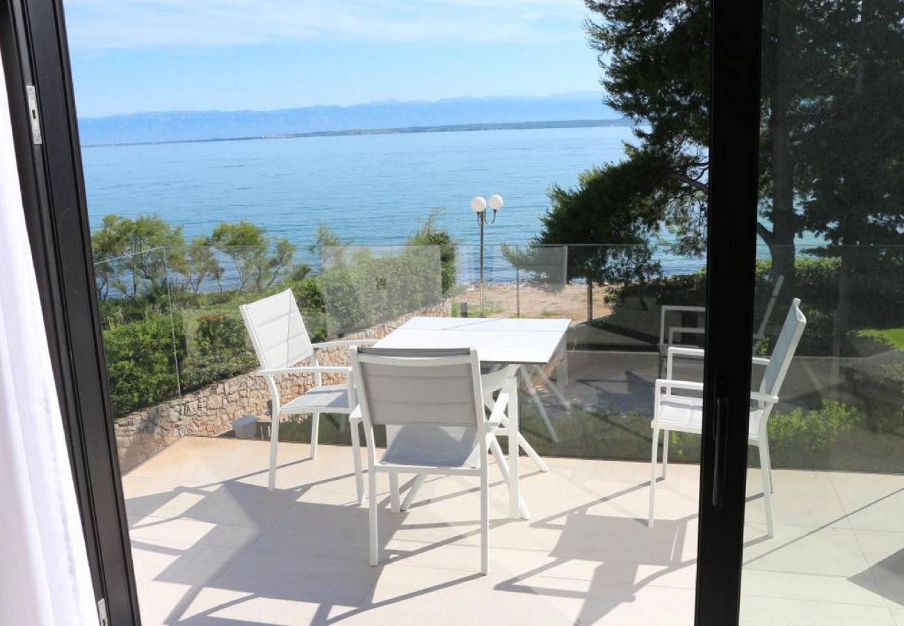 Apartment in Ugljan - Apartments Marvi - one bedroom apartment with a sea view (Right)