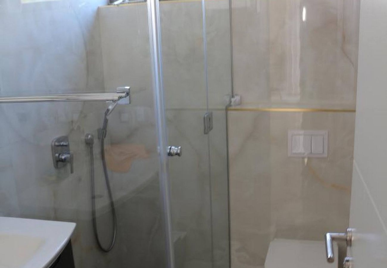 Apartment in Ugljan - Apartments Marvi - one bedroom apartment with a sea view (Right)