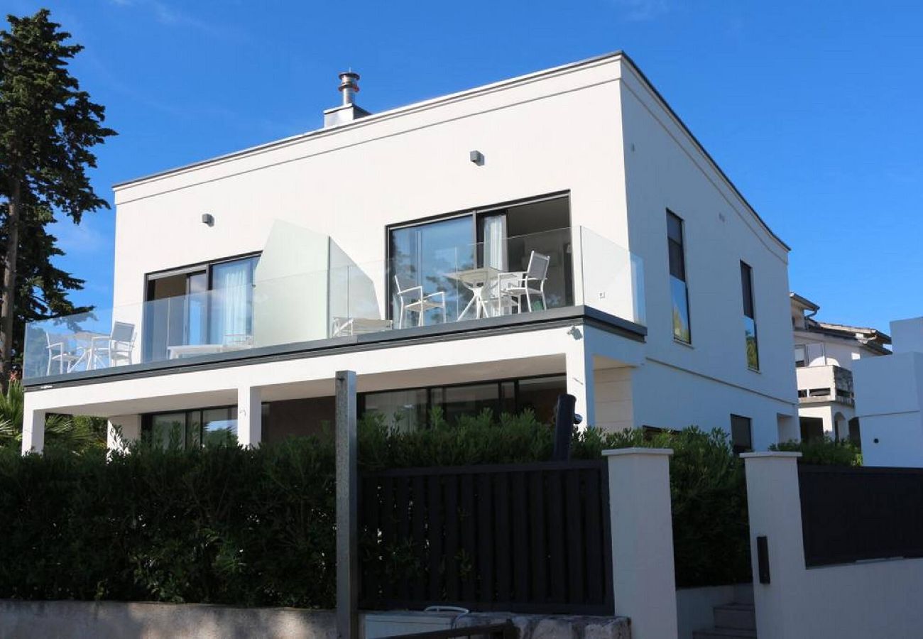 Apartment in Ugljan - Apartments Marvi - one bedroom apartment with a sea view (Right)